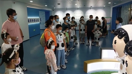 攜手企業(yè)筑夢未來 大寺鎮(zhèn)社區(qū)“五愛”教育陣地聯(lián)合點亮公益服務(wù)中心開展企業(yè)參訪活動